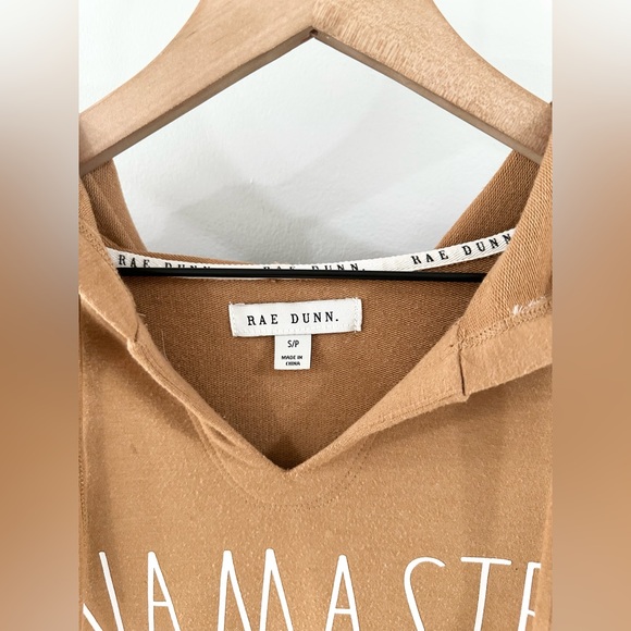 Rae Dunn ‘Namaste’ Hooded Pullover Brown Size Small - Picture 4 of 5